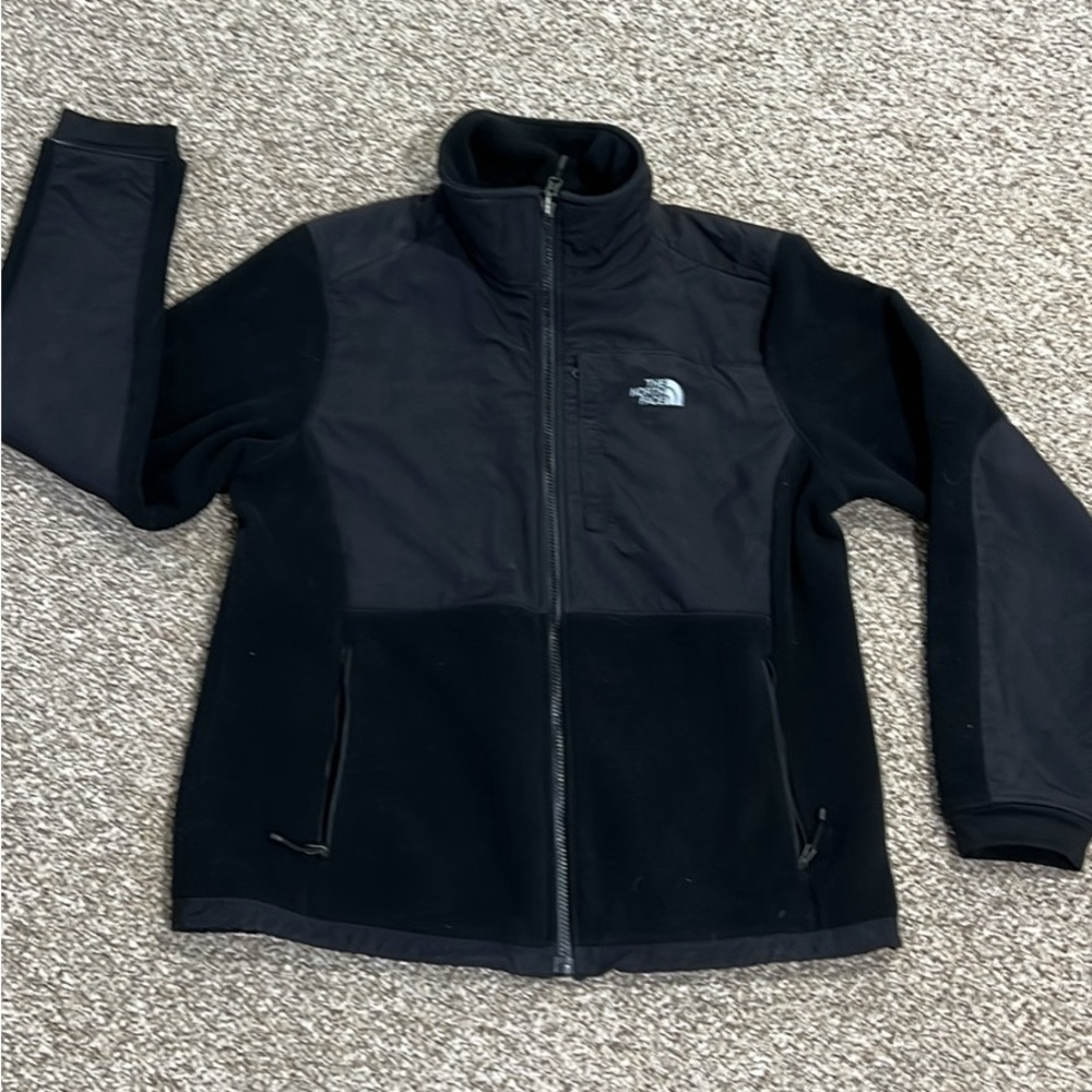 Women's Large North Face Jacket - Like New